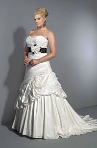 Hermosos vestidos para novias gorditas (10)
